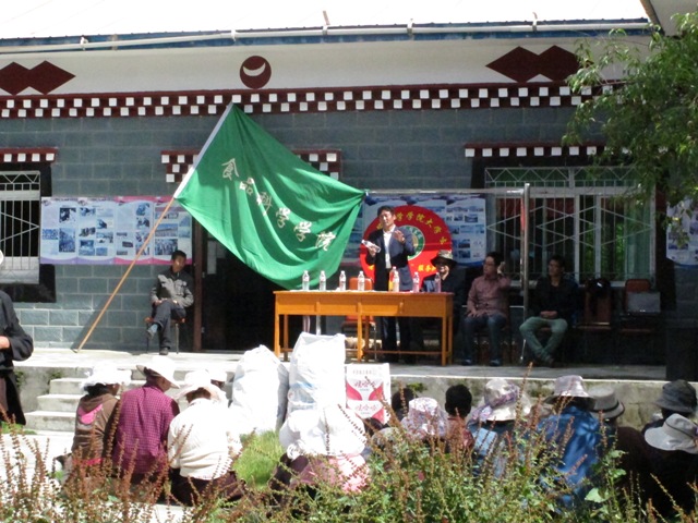 我院开展“三下乡”食品安全知识宣讲活动